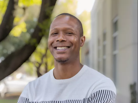 Headshot of Antonio Sales