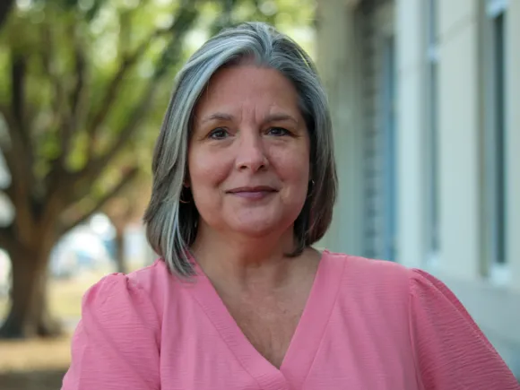 Headshot of Cari Moyer